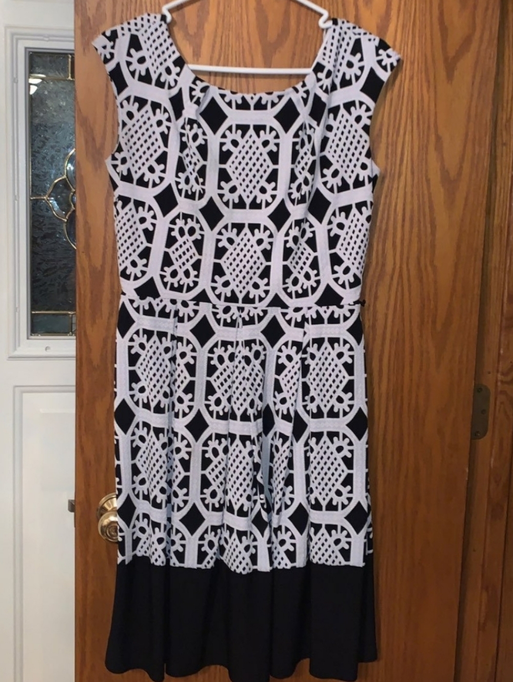 Sleeveless Black and White Geometric Midi Dress